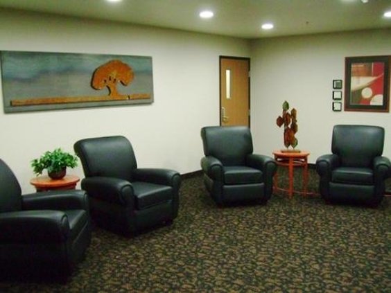 Oak Tree Inn - Douglas, WY