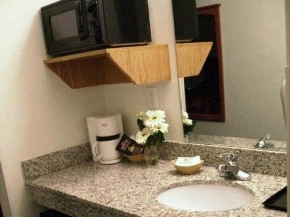 Oak Tree Inn & Penny's Diner - Dunsmuir, CA