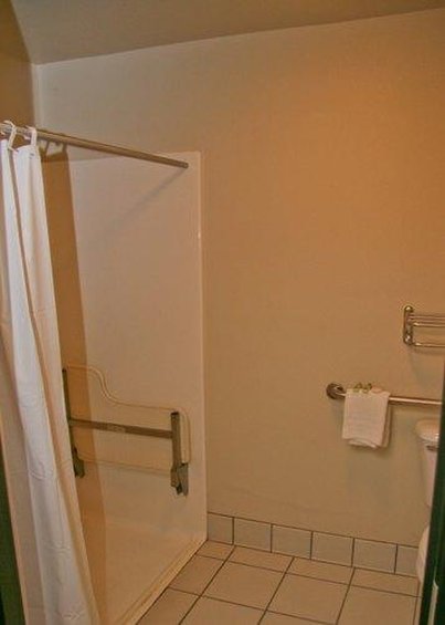 Oak Tree Inn - Livonia, LA