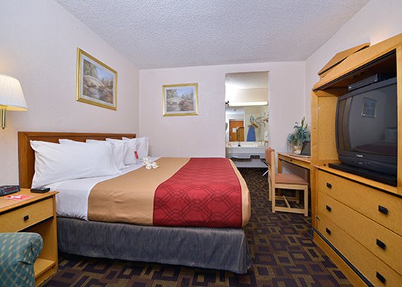 Econo Lodge - Bellmawr, NJ