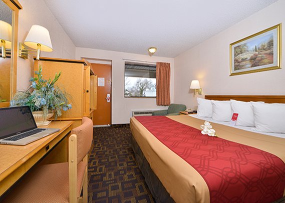 Econo Lodge - Bellmawr, NJ