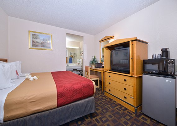 Econo Lodge - Bellmawr, NJ