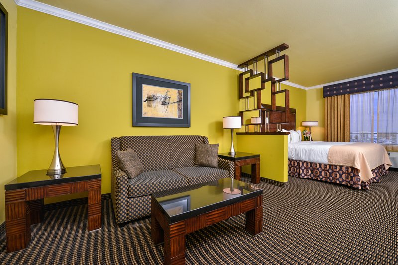 Holiday Inn & Suites - McKinney, TX