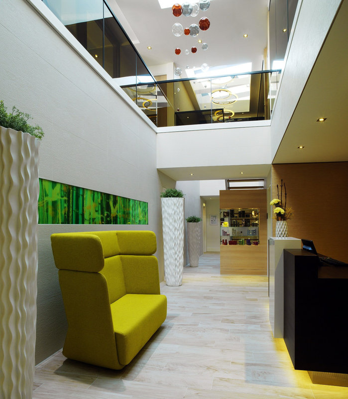 Hotel Am Steinplatz, Autograph Collection® Berlin Spa am Steinplatz – Reception Desk