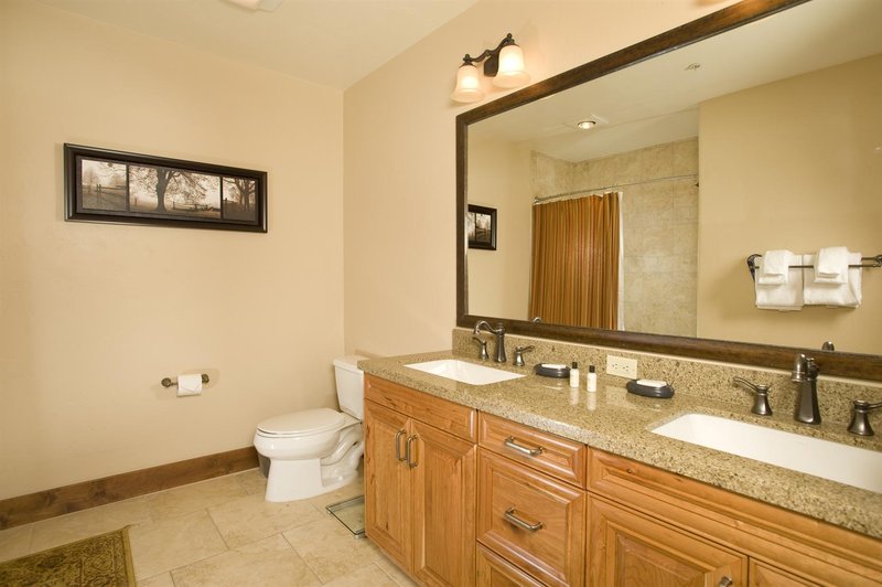 Crystal Peak Lodge - Breckenridge, CO