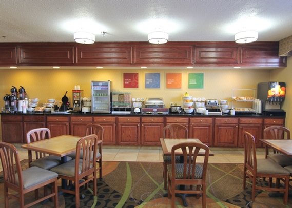 Holiday Inn Express - Uniondale, IN