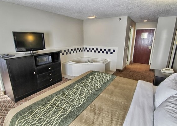 Holiday Inn Express - Uniondale, IN