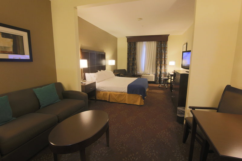 Holiday Inn Express & Suites CATHEDRAL CITY (PALM SPRINGS) - Yucca Valley, CA