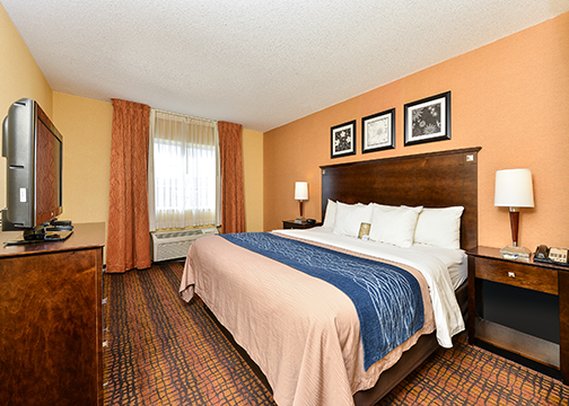 Comfort Inn And Suites - Eatontown, NJ