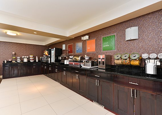 Comfort Inn And Suites - Eatontown, NJ