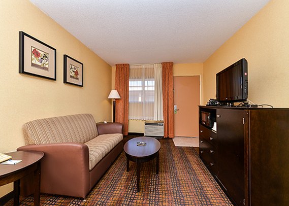 Comfort Inn And Suites - Eatontown, NJ