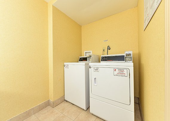 Comfort Inn And Suites - Eatontown, NJ