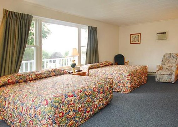 Rodeway Inn - Lee, MA