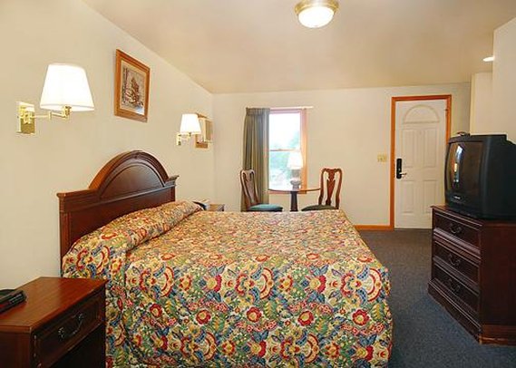 Rodeway Inn - Lee, MA