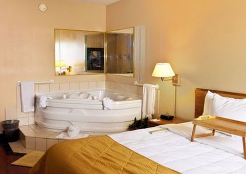 Clarion Inn & Suites Lafayette - Lafayette, IN