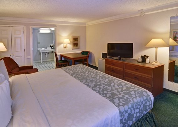 Carmel Mission Inn, an Ascend Hotel Collection Member - Carmel, CA
