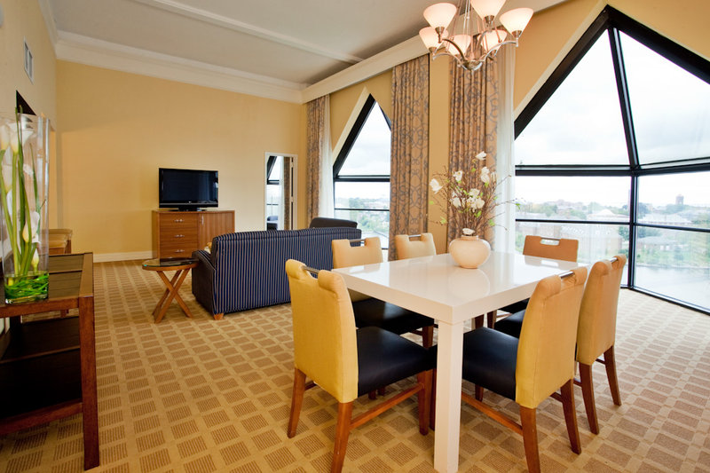 Crowne Plaza Hampton Marina - Hampton, VA