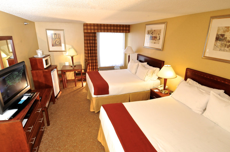 Holiday Inn Express Hotel & Suites Fenton - Fenton, MO