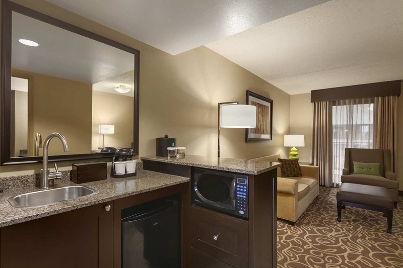 Embassy Suites By Hilton Pittsburgh International Airport - Coraopolis, PA
