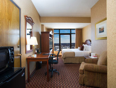 Ramada Convention Center, Downtown Topeka - Topeka, KS