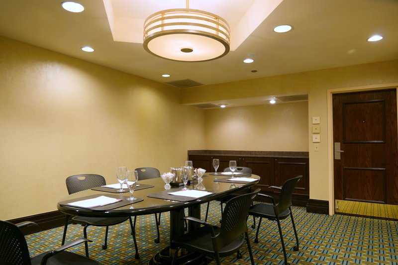 Crowne Plaza ST. LOUIS AIRPORT - Bridgeton, MO