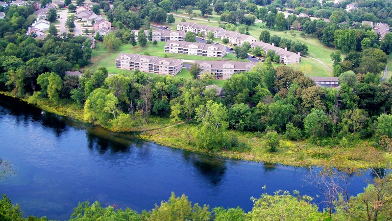 Pointe Royale Clubhouse & Accommodations - Branson, MO