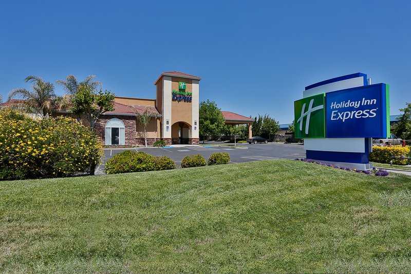 Holiday Inn Express Oakdale - Oakdale, CA
