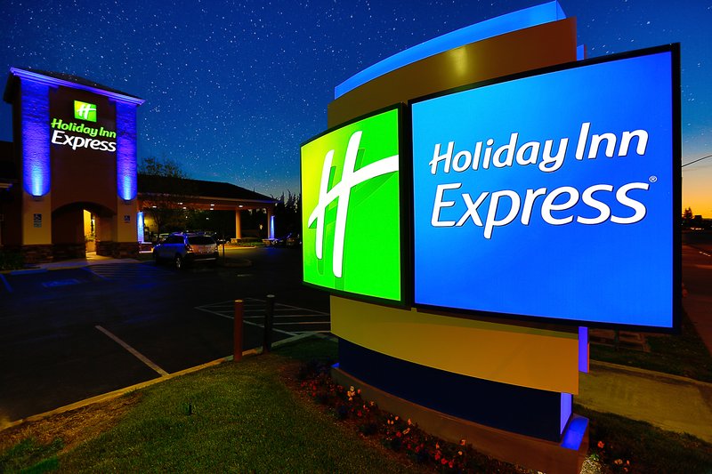 Holiday Inn Express Oakdale - Oakdale, CA