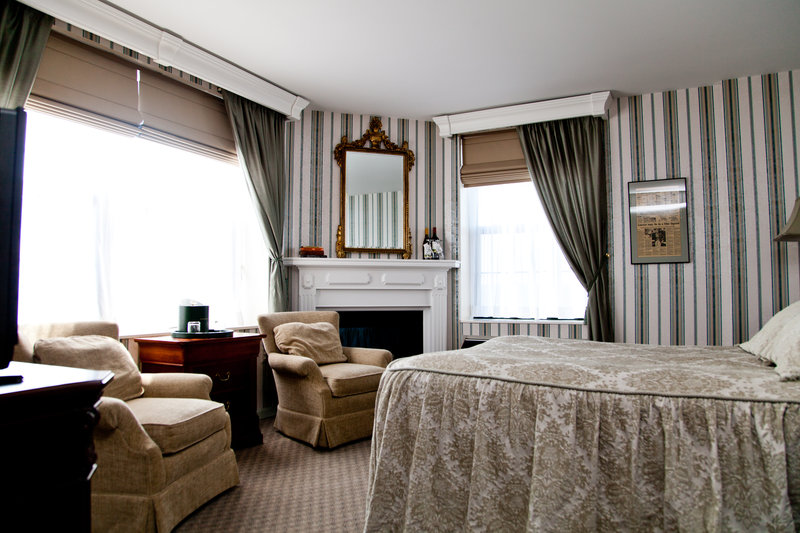 Landmark Inn - Marquette, MI