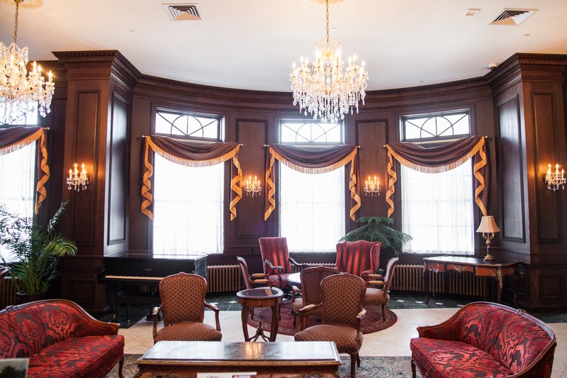 Landmark Inn - Marquette, MI