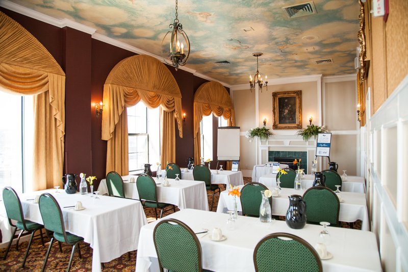 Landmark Inn - Marquette, MI