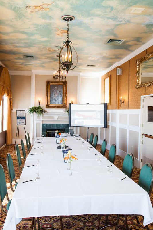 Landmark Inn - Marquette, MI