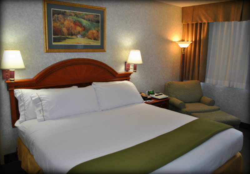 Holiday Inn Express - Tyrone, PA