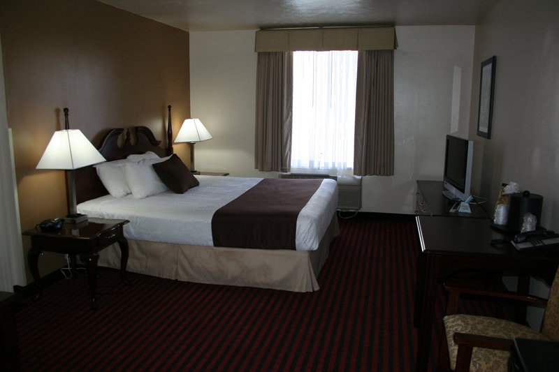 Best Western Plus Salinas Valley Inn & Suites - Salinas, CA