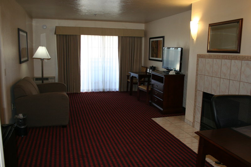 Best Western Plus Salinas Valley Inn & Suites - Salinas, CA