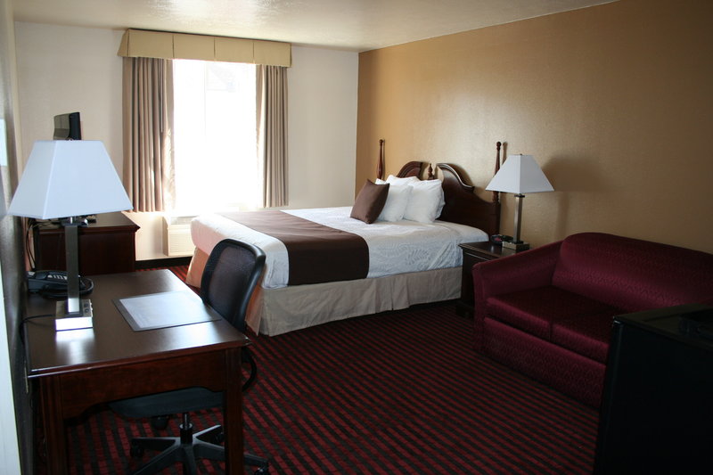 Best Western Plus Salinas Valley Inn & Suites - Salinas, CA