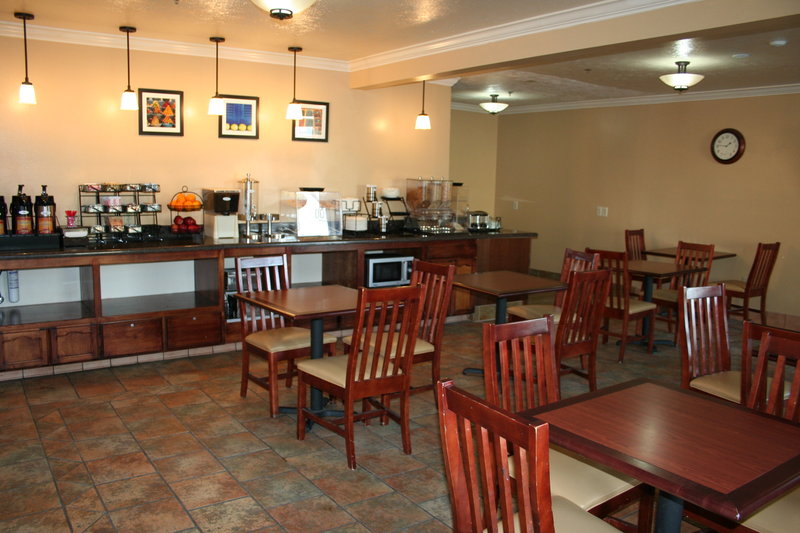 Best Western Plus Salinas Valley Inn & Suites - Salinas, CA