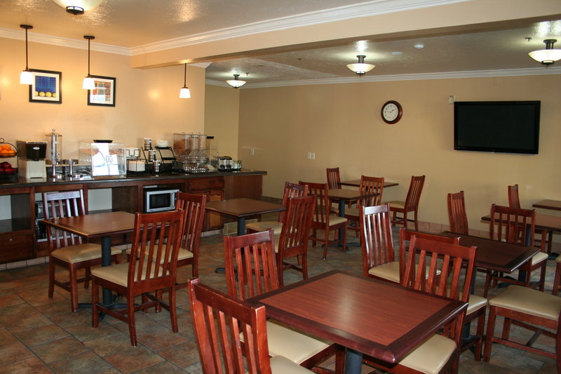 Best Western Plus Salinas Valley Inn & Suites - Salinas, CA