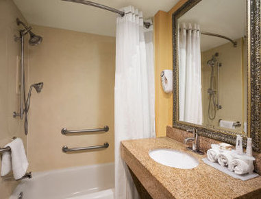 Baymont Inn & Suites - Albany, GA