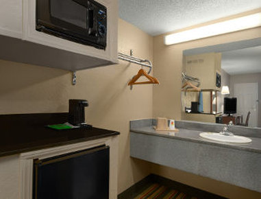 Super 8 By Wyndham Meridian - Meridian, MS