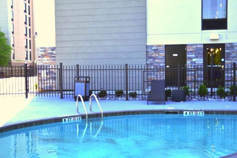 Holiday Inn Express Hotel & Suites Jackson Downtown-Coliseum - Jackson, MS