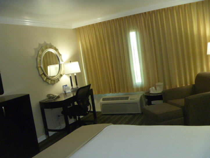 Holiday Inn Express VAN NUYS - Van Nuys, CA