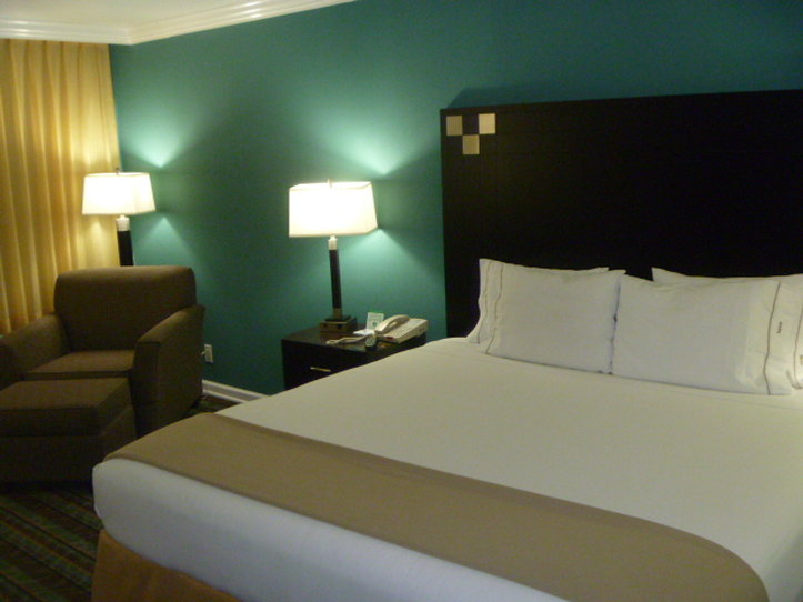 Holiday Inn Express VAN NUYS - Van Nuys, CA
