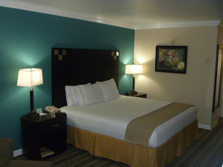 Holiday Inn Express VAN NUYS - Van Nuys, CA