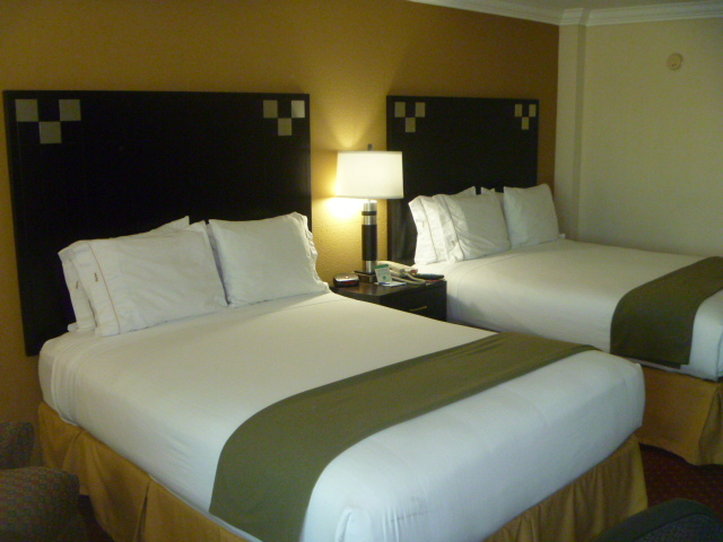 Holiday Inn Express VAN NUYS - Van Nuys, CA