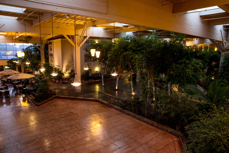 Vineyards Chop House-Crowne Plaza Hotel Concord - Concord, CA