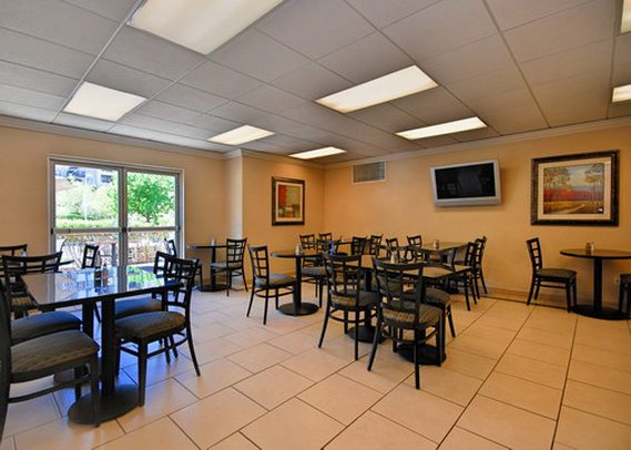 Comfort Suites Near Six Flags Magic Mountain - Stevenson Ranch, CA