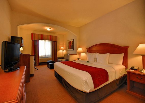 Comfort Suites Near Six Flags Magic Mountain - Stevenson Ranch, CA