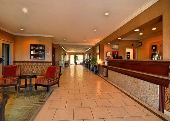 Comfort Suites Near Six Flags Magic Mountain - Stevenson Ranch, CA