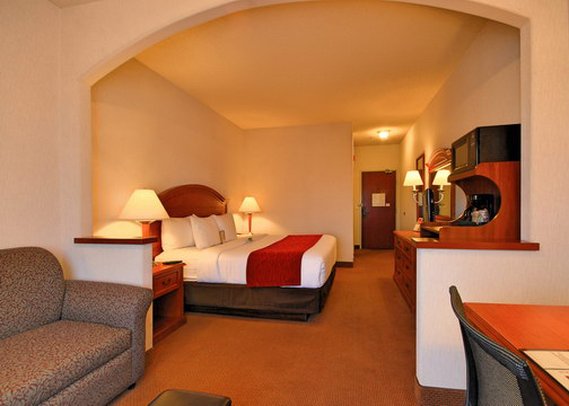 Comfort Suites Near Six Flags Magic Mountain - Stevenson Ranch, CA